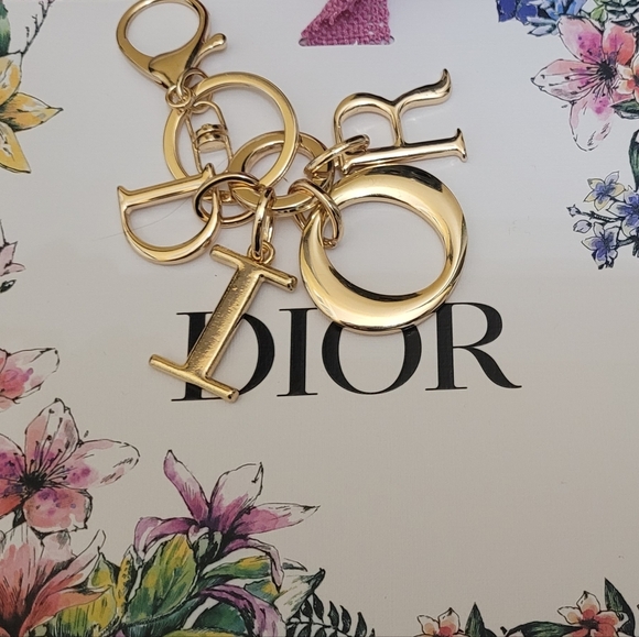 Dior logo keychain /bagcharm gold tone metal - Picture 3 of 6